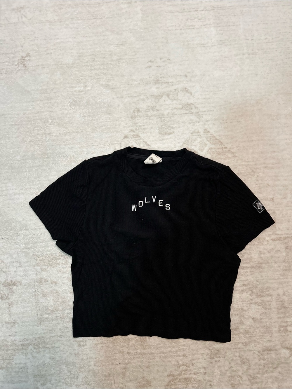 🇺🇸JULY 4TH SALE!! Darc Sport Black WOLVES Crop Tee